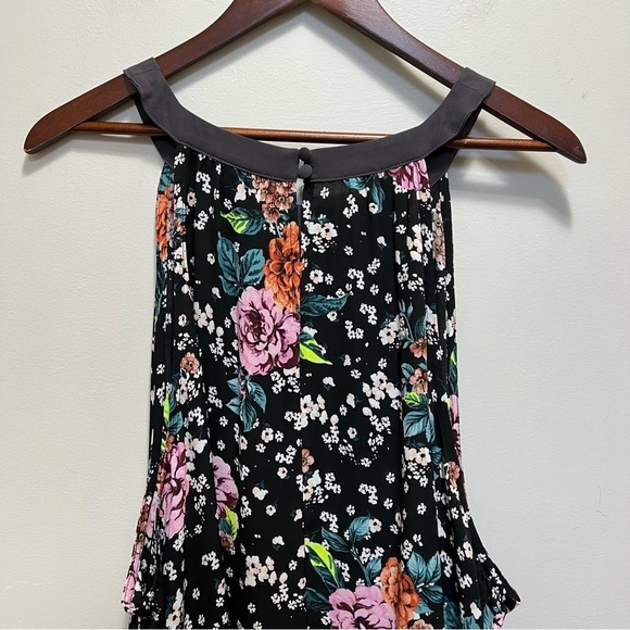 Torrid Georgette Halter Tank Size 4x - Picture 6 of 13